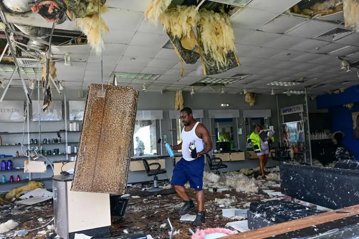 Steps to take to manage hurricane damage expenses.