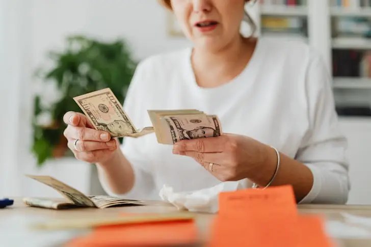 How to use the 50-30-20 budget rule.